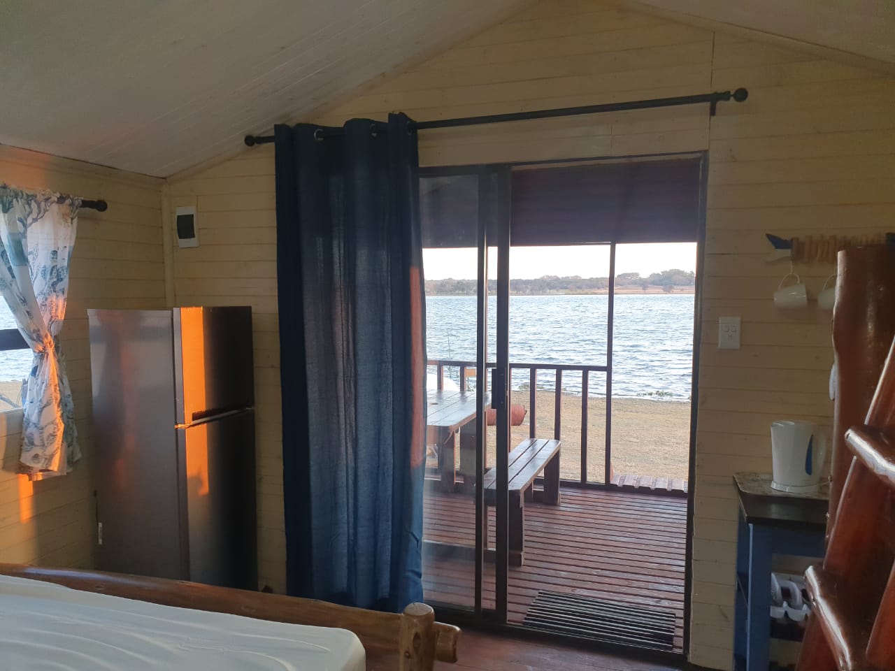 Swim 20 - Kingfisher Cabin - Image 3