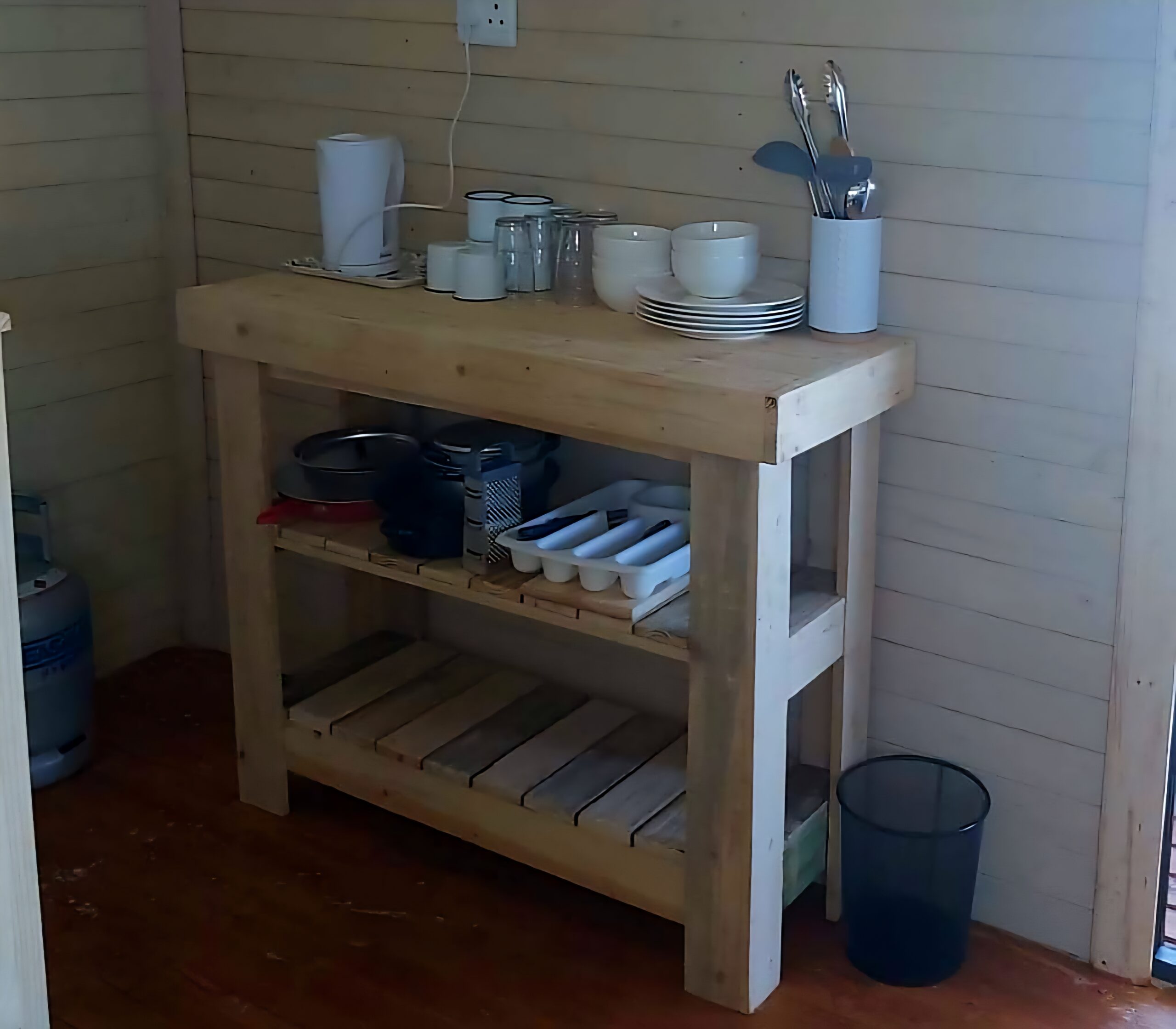 Swim 05 - Starling Cabin - Image 3