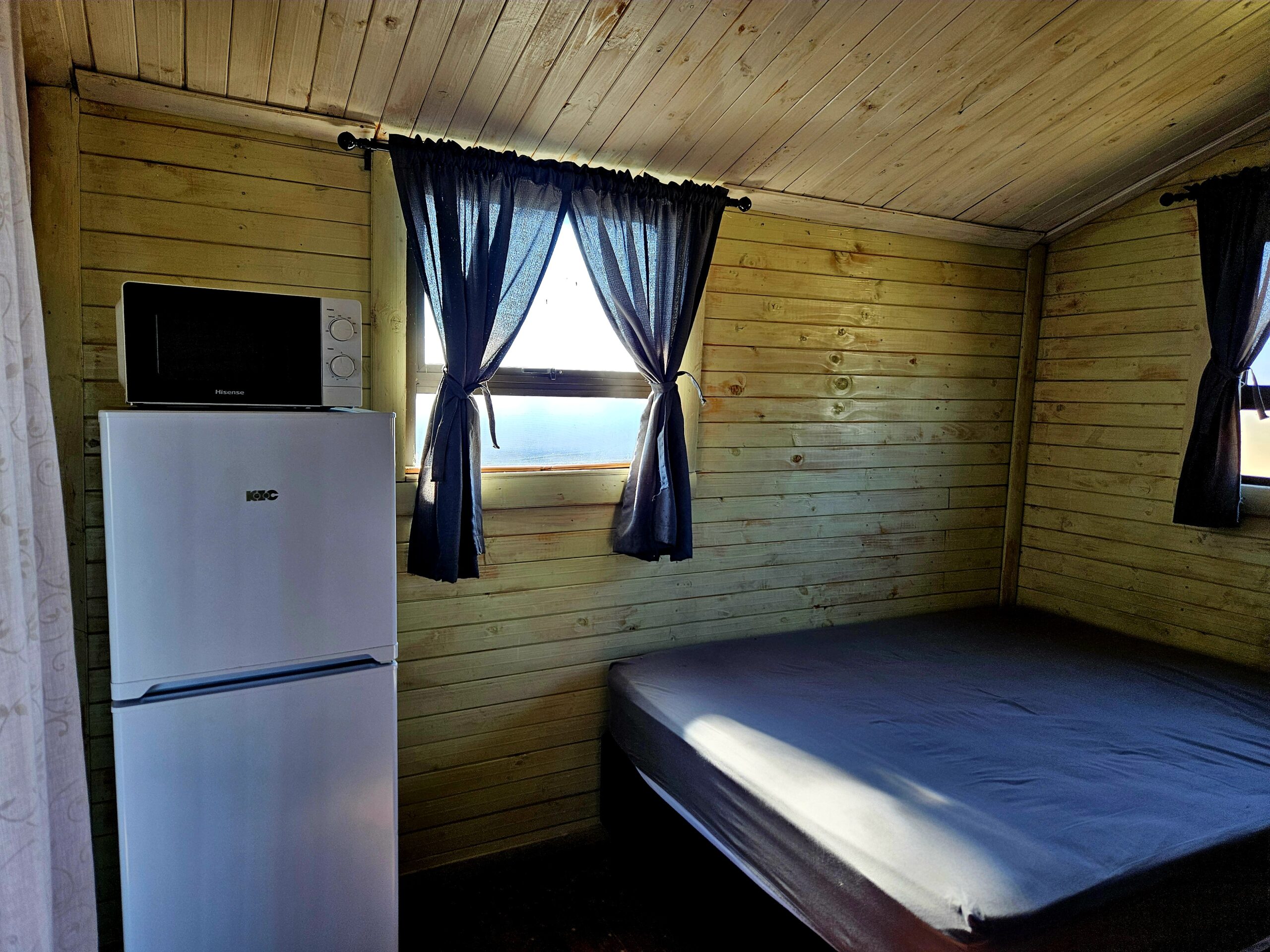 Swim 06 - Sunbird Cabin - Image 3