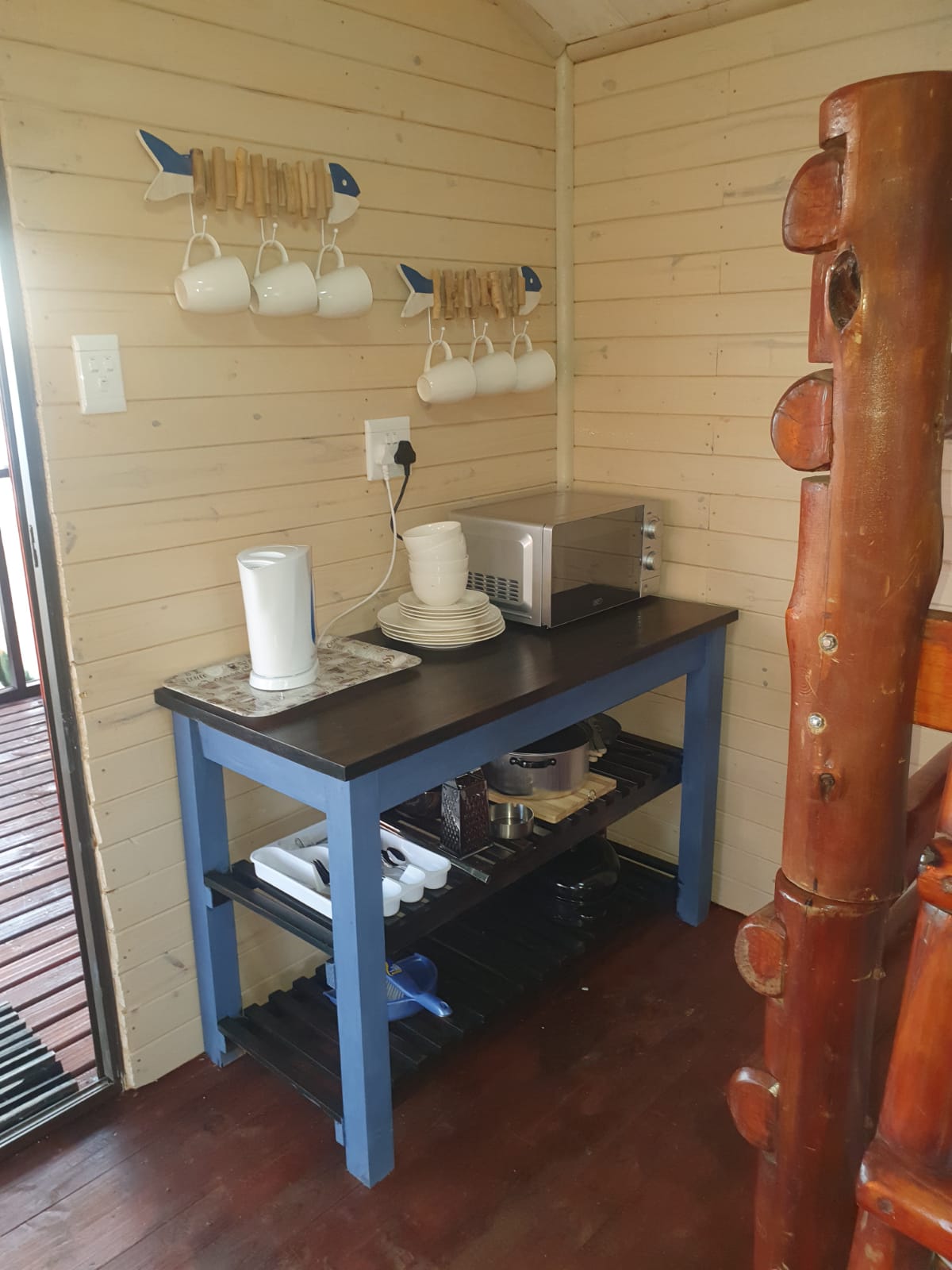 Swim 20 - Kingfisher Cabin - Image 2